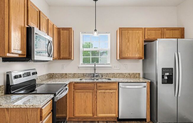 3 beds, 2.5 baths, $2,000