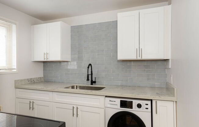 1 bed, 1 bath, 780 sqft, $1,695, Unit Hamrick 204