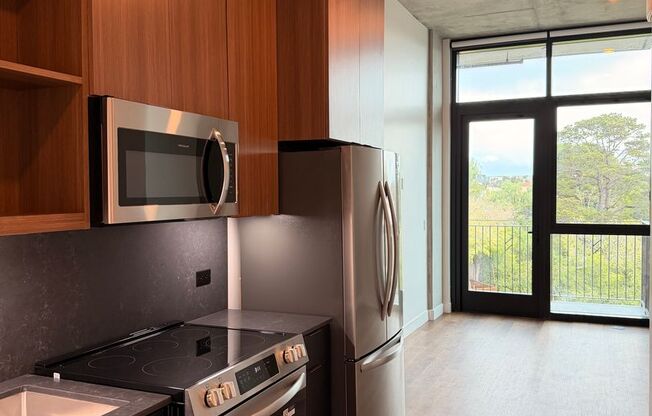 Studio, 1 bath, 362 sqft, $2,995, Unit 911