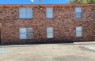 Updated 3-Bedroom Apartment with Spacious Layout in Baton Rouge!