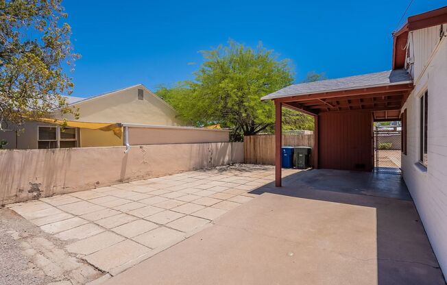 Desert Light & Outdoor Living – Tucson 2 Bed Gem Near U of A