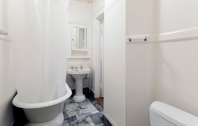 1 bed, 1 bath, $1,925, Unit 37