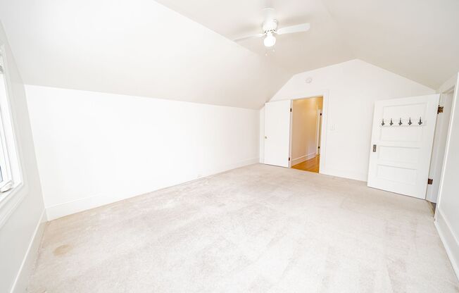 2 beds, 1 bath, $2,350