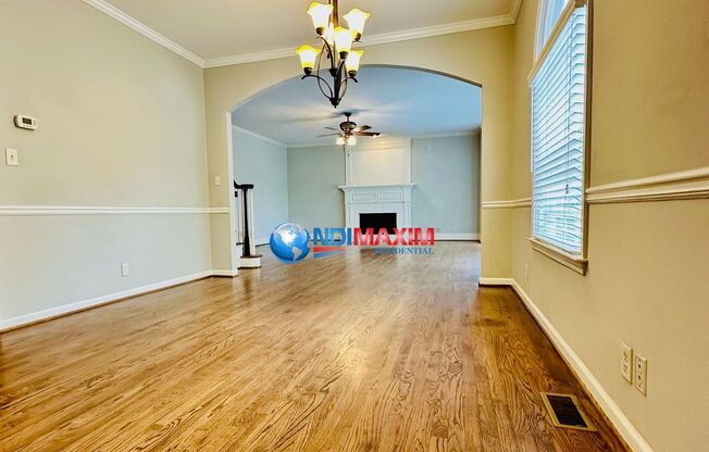 Beautiful large house in CAMBRIDGE cluster with finished basement in Alpharetta