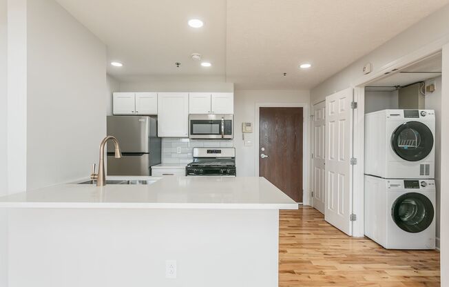 1 bed, 1 bath, 600 sqft, $1,625, Unit 705