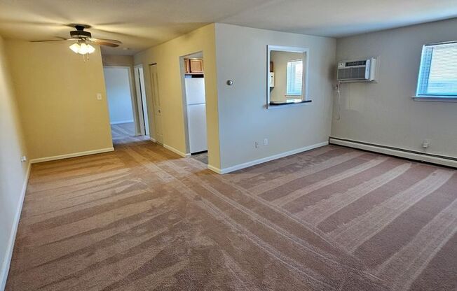 1 bed, 1 bath, 725 sqft, $1,325, Unit H09