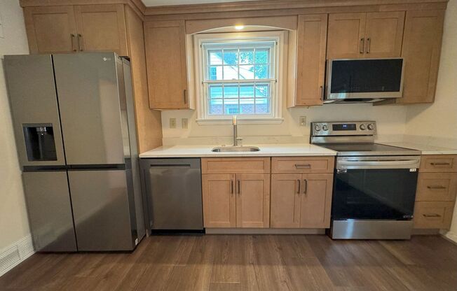 Renovated SFR, central air, stainless appliances, Radnor SD, Walk to Villanova...this is a must see!
