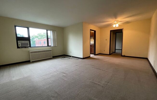 1 bed, 1 bath, 600 sqft, $1,129, Unit 5631 Rippey St. #C3