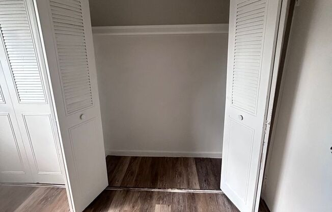 1 bed, 1 bath, 800 sqft, $1,300, Unit 403