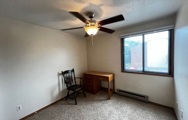 2 beds, 1 bath, $1,025