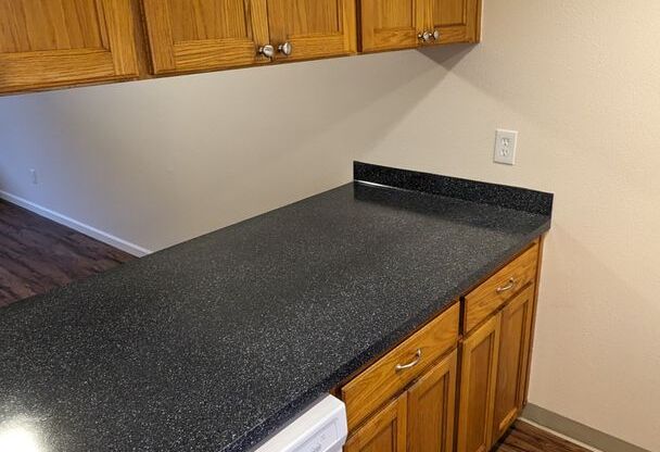1 bed, 1 bath, 650 sqft, $1,200, Unit 19