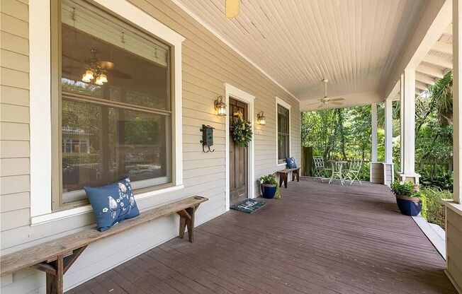 2 Bed 2 Bath House in Duckpond with 2 Car Garage!