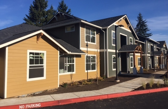 690 SE 5 AVE
