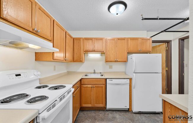 1 bed, 1 bath, 709 sqft, $1,045, Unit 2215-325