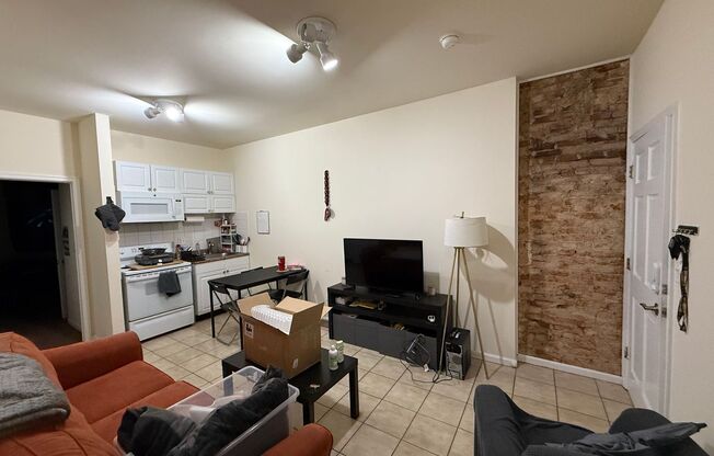 3 beds, 3 baths, 1,500 sqft, $1,800, Unit Unit 1