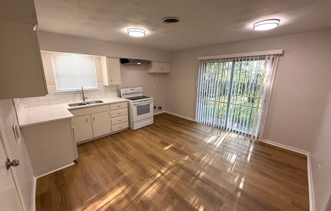 MOVE IN SPECIAL $500 OFF ON THE FIRST MONTH'S RENT! AVAILABLE NOW!!! Charming 4 bedroom 2 bath home in Dallas, TX