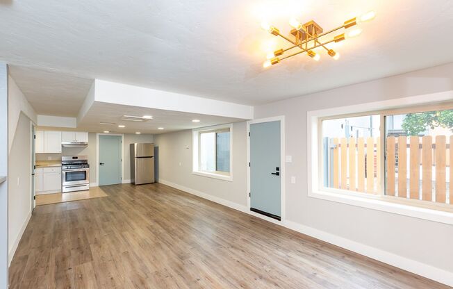 ***CONTEMPORARY COMPFORT ***COLLEGE AREA***STYLISH STUDIO***HURRY WON'T LAST LONG***