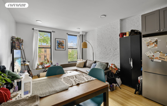 566 VANDERBILT AVE
