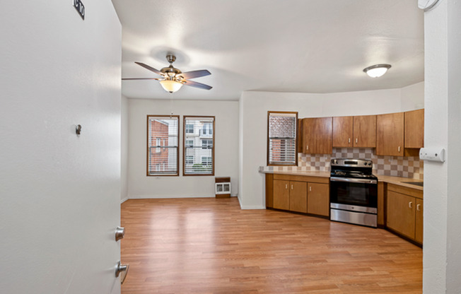 Studio, 1 bath, 400 sqft, $1,225, Unit C10