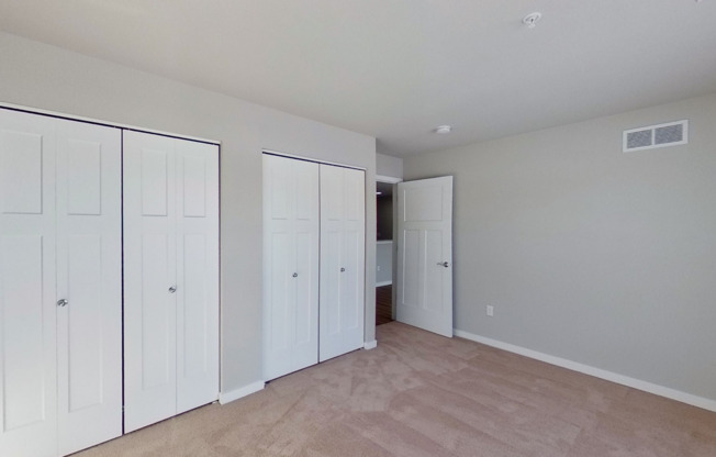 2 beds, 2 baths, 1,196 sqft, $1,840, Unit 17