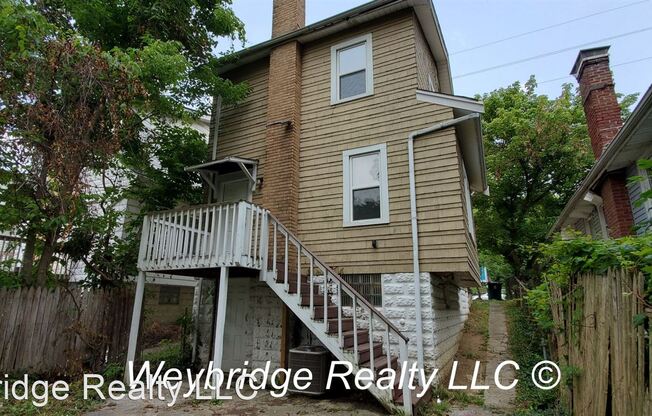 713 Woodlawn Ave