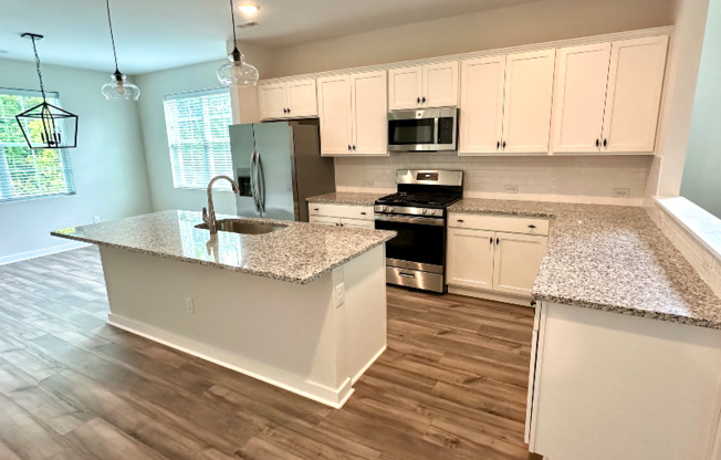 822 LAUREL GATE DR