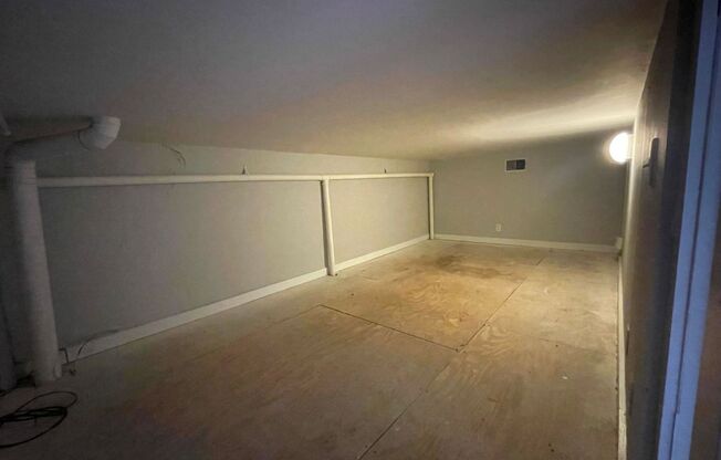 2 beds, 2 baths, $1,300, Unit Unit 202