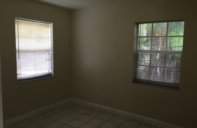 2 beds, 1 bath, $1,827