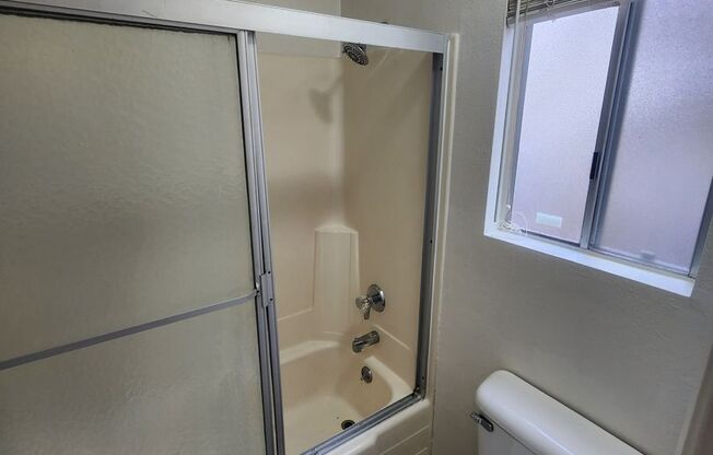 1 bed, 1 bath, $2,075, Unit 2