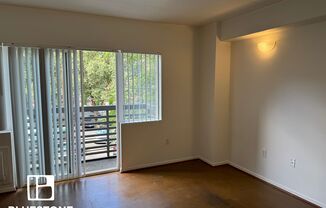 Studio, 1 bath, 400 sqft, $1,050, Unit 305