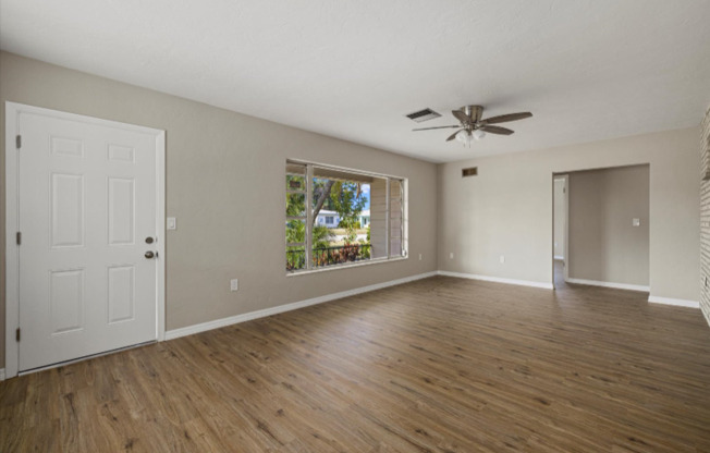 106 AURORA ST E
