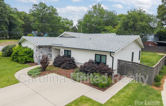 1207 LAKEDELL DR