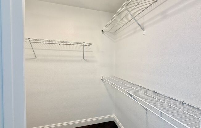 1 bed, 1 bath, $1,250, Unit # 2011