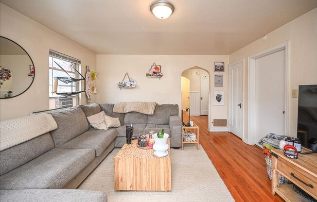 1 bed, 1 bath, $1,075, Unit 2361 3