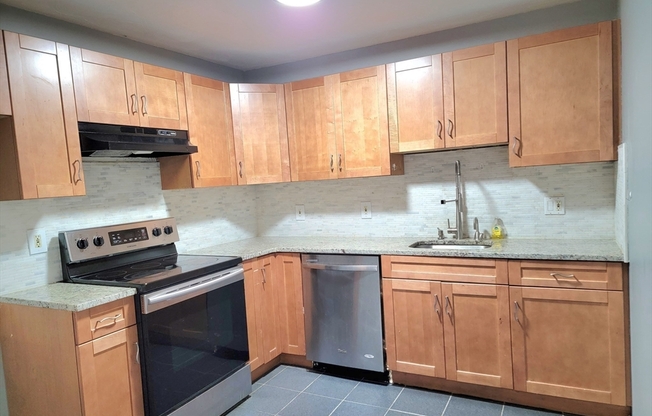 2 beds, 1 bath, 1,093 sqft, $2,400, Unit 1011