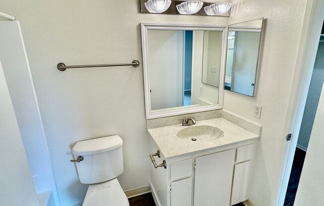 1 bed, 1 bath, 711 sqft, $2,025, Unit 407