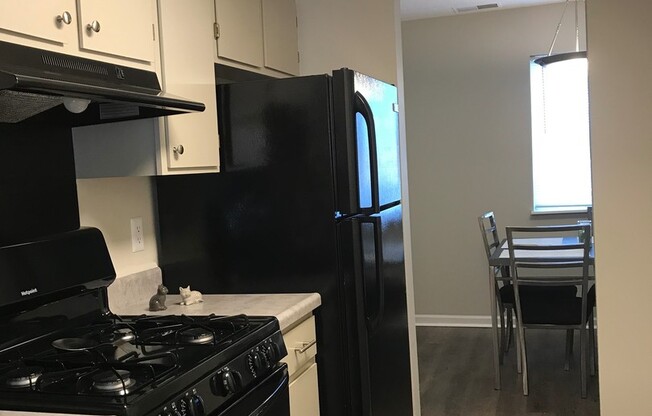 2 beds, 1.5 baths, 1,085 sqft, $1,199, Unit 1635-6C