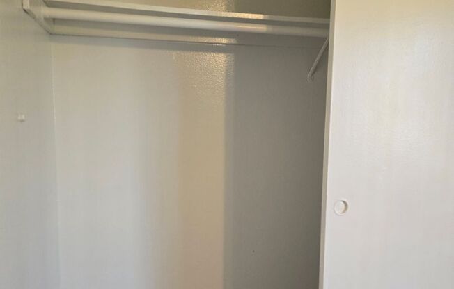 2 beds, 1 bath, 845 sqft, $2,475, Unit 122