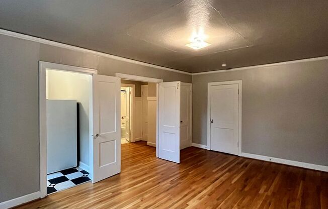 Studio, 1 bath, $1,195, Unit 205