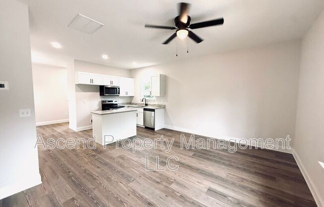 1614 E 49 ST