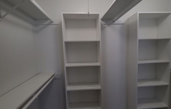 2 beds, 2 baths, 985 sqft, $1,275, Unit 905