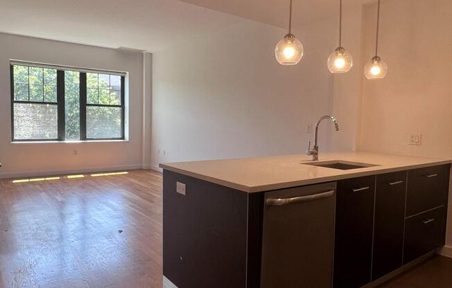 1 bed, 1 bath, 925 sqft, $4,350, Unit 1E