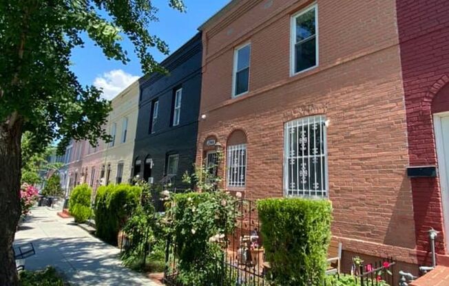 Lovely 3 Bedroom Townhouse in Southwest Waterfront!