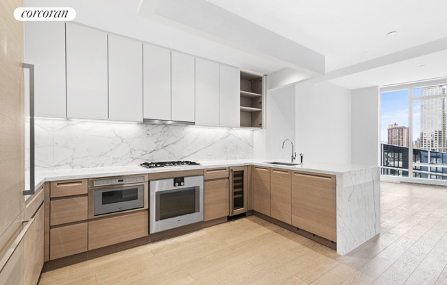 30 RIVERSIDE BLVD