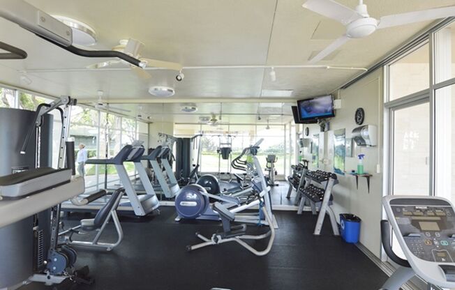 2 beds, 2 baths, $3,500, Unit # 1212