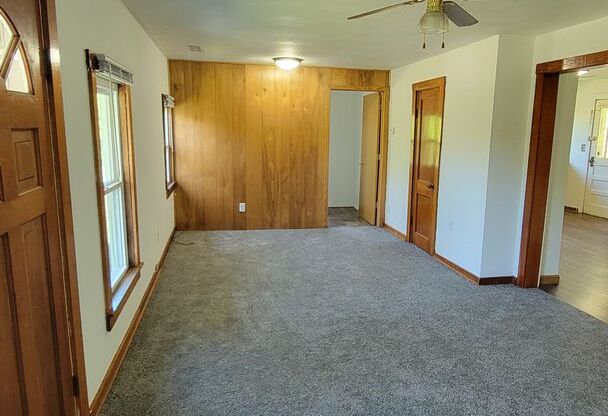 2 beds, 1 bath, $1,500