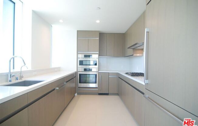 2 beds, 2.5 baths, 1,720 sqft, $5,500, Unit 2406