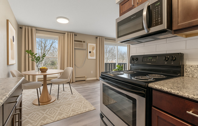 1 bed, 1 bath, 692 sqft, $1,200, Unit 112