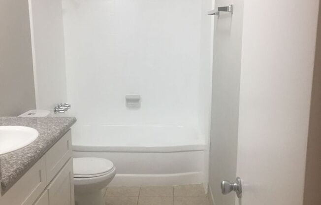 1 bed, 1 bath, 750 sqft, $1,950, Unit 44