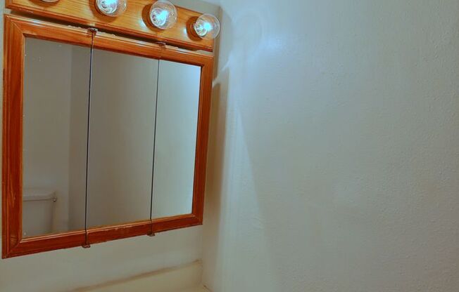 2 beds, 1.5 baths, 920 sqft, $875, Unit 1420 West Glen Avenue Apt 302